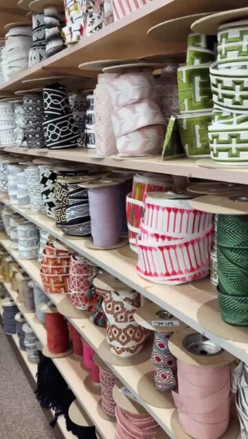 ✂️ The only time we let our students cut corners! 😉

Our Fundamentals class visited @cuttingcornersdfw to explore everything from fabrics and trims to lighting and furniture — plus a fun hands-on activity (yes, scissors required!). Inspiration for final projects was flowing. 🤩

Field visits like these bring design education to life at HSID Dallas! Link in bio to learn more about our fast-tracked programs. ✨

#hsiddallas #heritageschoolofinteriordesign #dallasdesign #designstudent #futuredesigners #interiordesignschool #designeducation #applytoday #cuttingcorners #fabric #showroom #fieldvisit