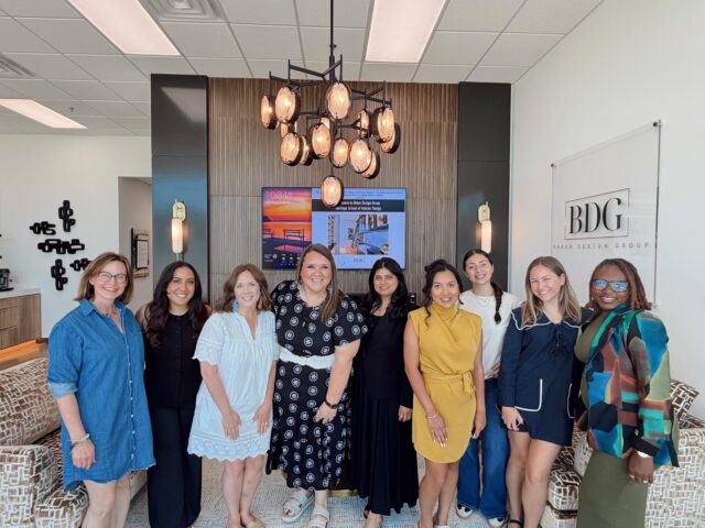 Field visit fun - some of our favorite stops each term! Thank you for having us. 💖🌟
•
•
•
@lamontageart 
@bakerdesigngrp 
@jkcabinetry 
@dallasdragonduo @dragon.joe.heels